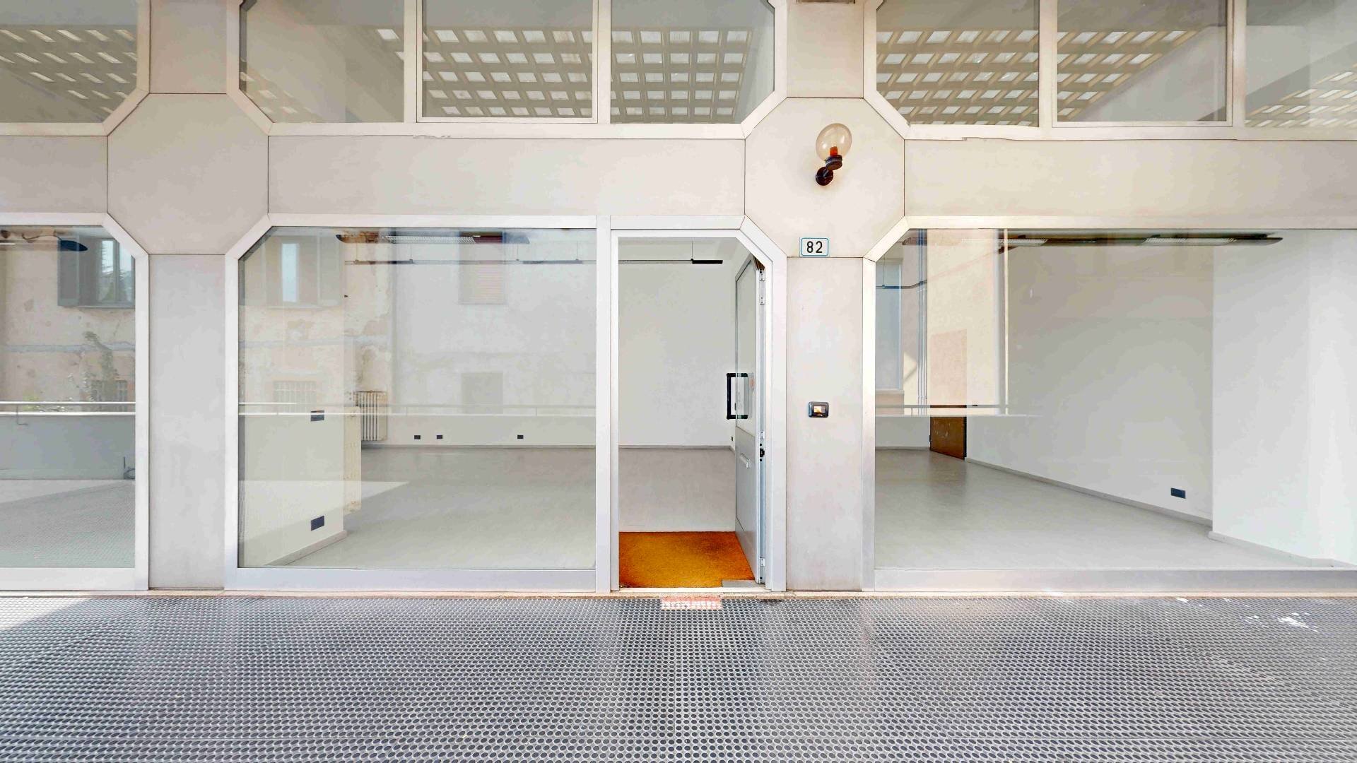 Foto 1 - Commercial Premises corso bernacchi, Tradate - photo 1