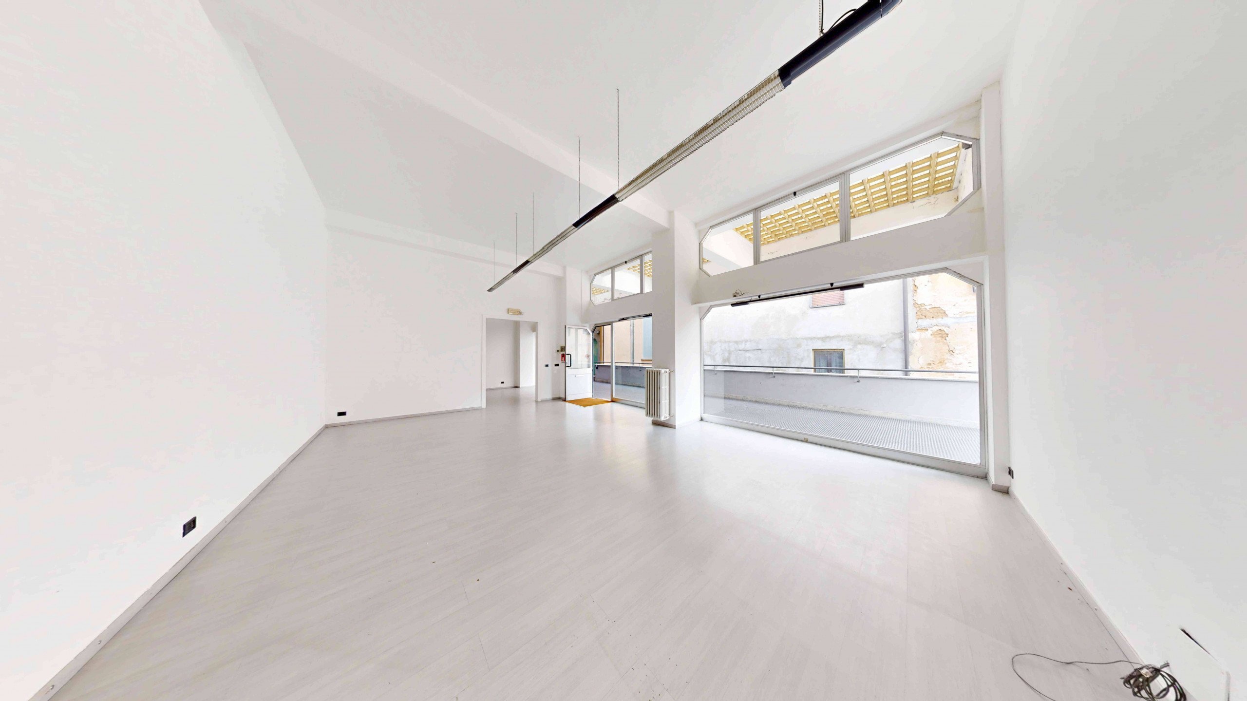 Foto 3 - Commercial Premises corso bernacchi, Tradate - photo 3