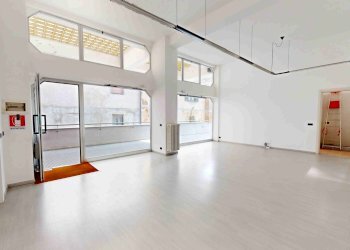 Foto 4 - Commercial Premises corso bernacchi, Tradate - photo 4