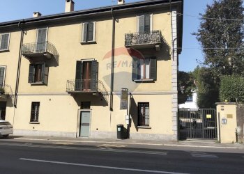 Edificio all\'aperto - Trilocale Viale Aguggiari
 
13, Varese - foto 1