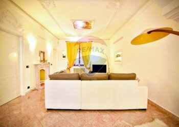 Soggiorno - Trilocale Viale Aguggiari
 
13, Varese - foto 8