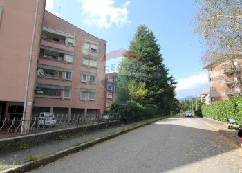 Edificio all\'aperto - Trilocale via presolana
 
10, Varese - foto 1