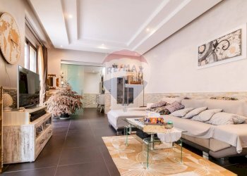 Soggiorno - Casa indipendente Via Pittoresca
 
12/12A, Catania - foto 6