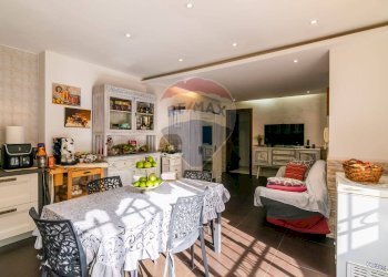 Sala da pranzo - Casa indipendente Via Pittoresca
 
12/12A, Catania - foto 11