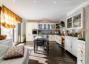 Cucina - Casa indipendente Via Pittoresca
 
12/12A, Catania - foto 13