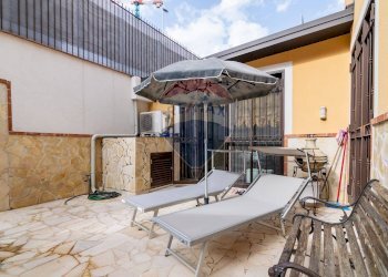 Terrazza - Casa indipendente Via Pittoresca
 
12/12A, Catania - foto 16