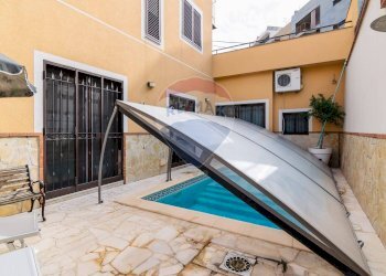 Piscina - Casa indipendente Via Pittoresca
 
12/12A, Catania - foto 38