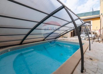 Piscina - Casa indipendente Via Pittoresca
 
12/12A, Catania - foto 39