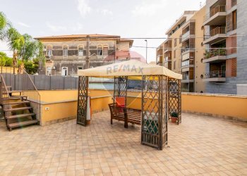 Terrazza - Casa indipendente Via Pittoresca
 
12/12A, Catania - foto 43