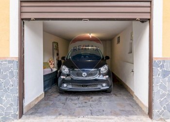 Parcheggio - Casa indipendente Via Pittoresca
 
12/12A, Catania - foto 49