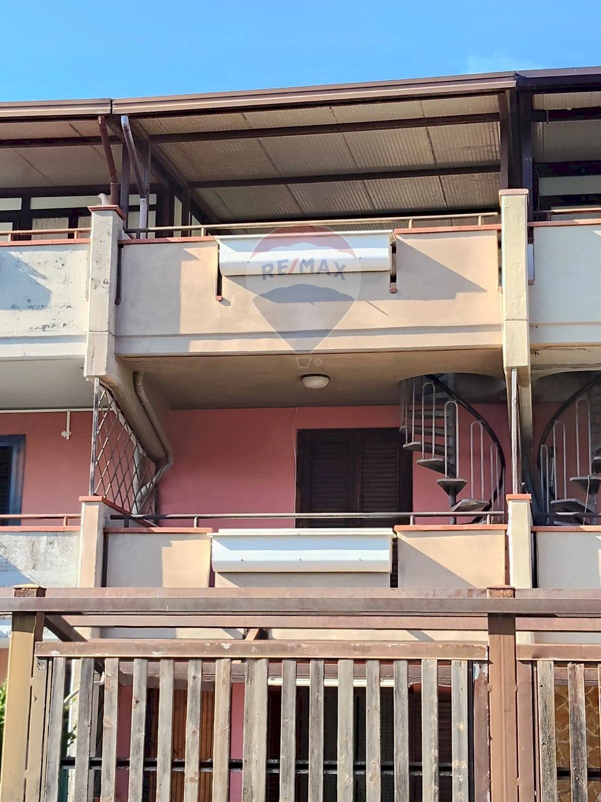 Edificio all\'aperto - Villa a Schiera Via Immacolata
 
126, Mascali - foto 3