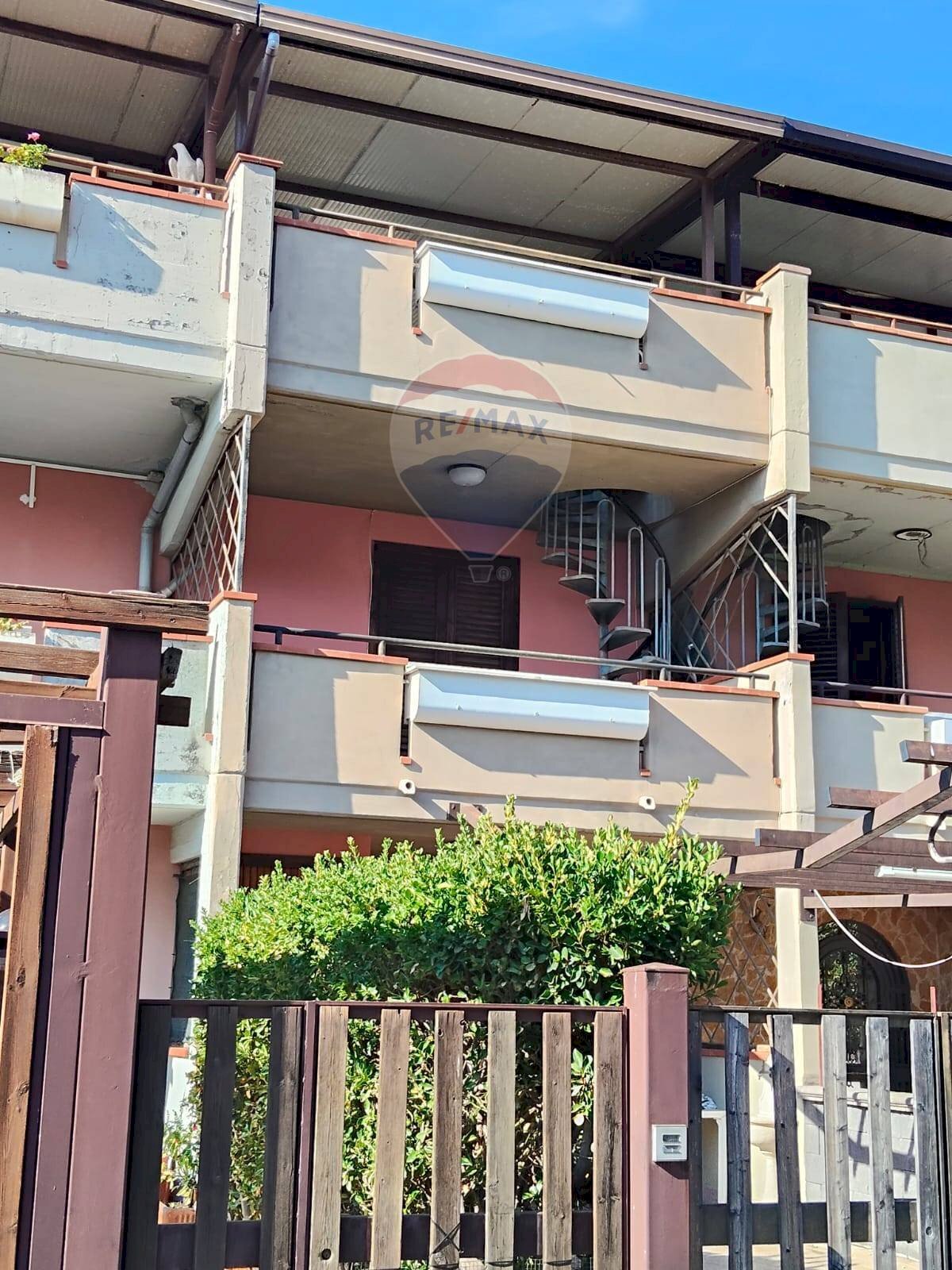 Edificio all\'aperto - Villa a Schiera Via Immacolata
 
126, Mascali - foto 2