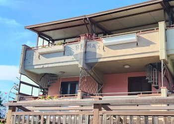 Edificio all\'aperto - Villa a Schiera Via Immacolata
 
126, Mascali - foto 1