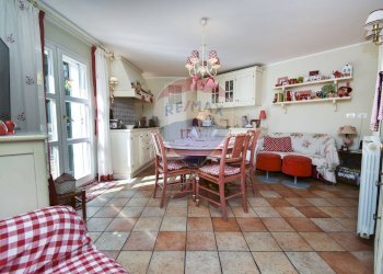 Sala da pranzo - Villa via salto della monaca
 
3/g, Zafferana Etnea - foto 17