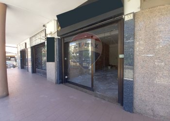 Terrazza - Locale Commerciale Via Francesco  Petrarca
 
33, Caserta - foto 3