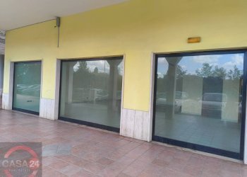 Foto 2 - Commercial Premises Viale Giulio Cesare, Latina - photo 2