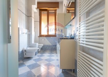 Bagno - Trilocale Via Guglielmo Oberdan
 
6, Fidenza - foto 15