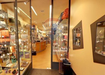 Hall / corridoio - Commercial Activity Via Vitruvio
 
5, Milano - photo 13