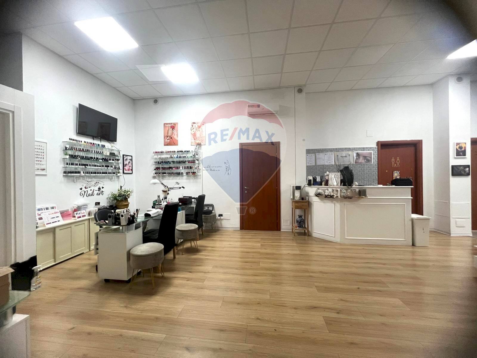 Ufficio - Commercial Premises Galleria Kennedy
 
10, Seregno - photo 2