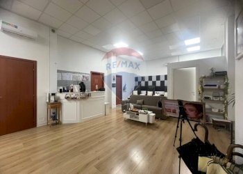 Soggiorno - Commercial Premises Galleria Kennedy
 
10, Seregno - photo 8