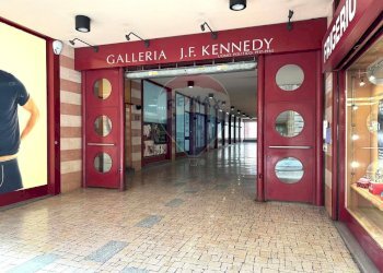 Ricezione / Lobby - Commercial Premises Galleria Kennedy
 
10, Seregno - photo 14