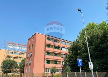 Edificio all\'aperto - Three-room apartment Milano - photo 18