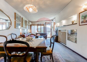 Sala da pranzo - Four-room apartment Via Popoli Uniti
 
24, Milano - photo 10