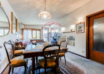 Sala da pranzo - Four-room apartment Via Popoli Uniti
 
24, Milano - photo 15