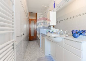 Bagno - Four-room apartment Via Popoli Uniti
 
24, Milano - photo 40