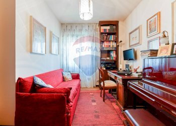 Soggiorno - Four-room apartment Via Popoli Uniti
 
24, Milano - photo 43