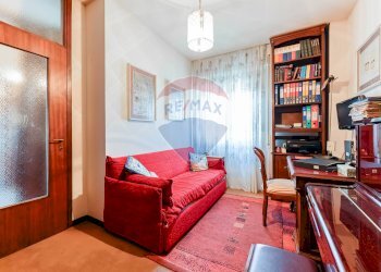 Soggiorno - Four-room apartment Via Popoli Uniti
 
24, Milano - photo 44