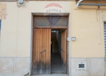 Edificio all\'aperto - Independent house Corso Umberto I
 
67-69, Carinola - photo 4