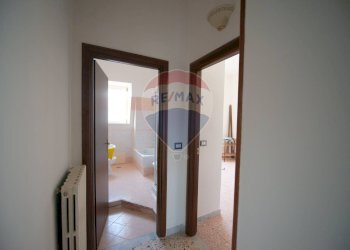 Hall / corridoio - Independent house Corso Umberto I
 
67-69, Carinola - photo 11