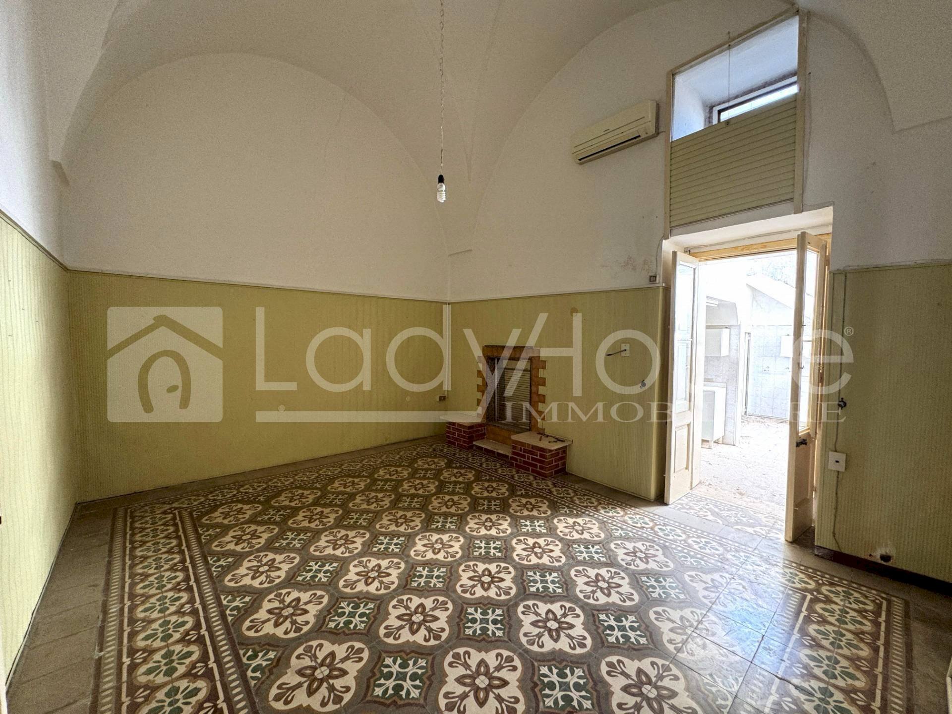 Foto 3 - Casa indipendente Via Dante Alighieri
 
13, Taviano - foto 3