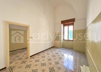 Foto 2 - Casa indipendente Via Dante Alighieri
 
13, Taviano - foto 2