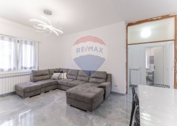 Soggiorno - Trilocale via Milano
 
23, Cairate - foto 8