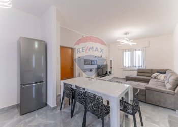 Sala da pranzo - Trilocale via Milano
 
23, Cairate - foto 9