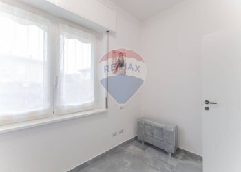 Stanza vuota - Trilocale via Milano
 
23, Cairate - foto 21