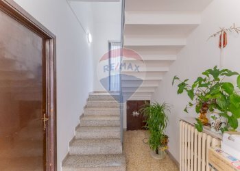 Scale - Trilocale via Milano
 
23, Cairate - foto 25