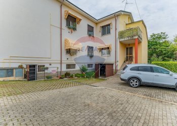 Edificio all\'aperto - Trilocale via Milano
 
23, Cairate - foto 27