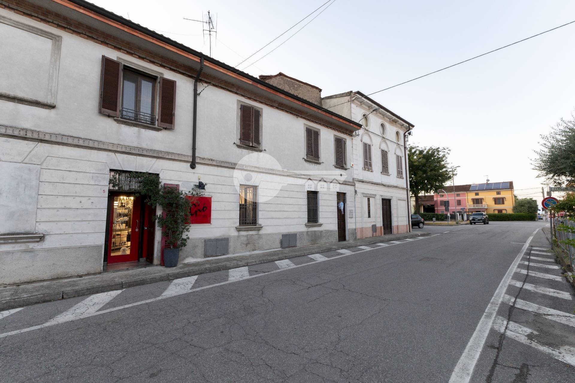 Foto 1 - Independent house Via San Pietro
 
1, Persico Dosimo - photo 1