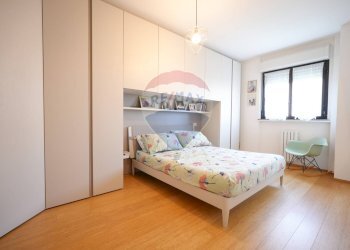 Camera / camera da letto - Trilocale via della guerrina
 
31/b, Monza - foto 24