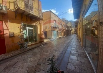 Edificio all\'aperto - Commercial Premises Via Francesco Crispi
 
32, Partinico - photo 2
