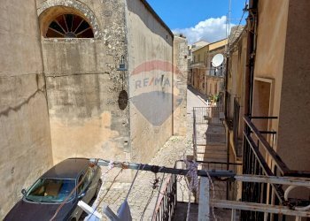 Edificio all\'aperto - Casa indipendente via S: Filippo
 
25, Chiaramonte Gulfi - foto 7
