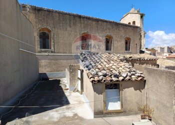 Casa all\'aperto - Casa indipendente via S: Filippo
 
25, Chiaramonte Gulfi - foto 16