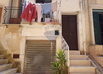 Scale - Casa indipendente via S: Filippo
 
25, Chiaramonte Gulfi - foto 19