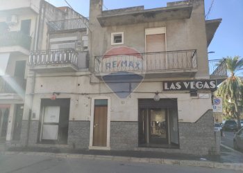 Edificio all\'aperto - Independent house via magenta
 
348, Vittoria - photo 1