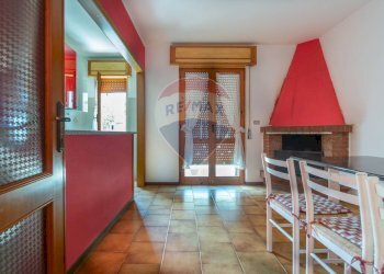 Sala da pranzo - Quadrilocale Via Firenze
 
6, Villamagna - foto 5