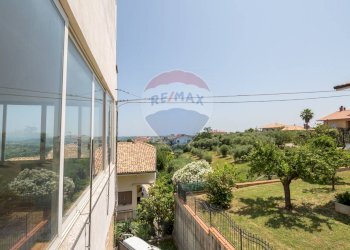 Balcone - Quadrilocale Via Firenze
 
6, Villamagna - foto 11