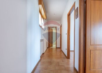 Hall / corridoio - Quadrilocale Via Firenze
 
6, Villamagna - foto 12